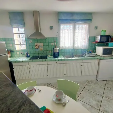 Evasion : Maison Avec Patio, Climatisation, 50 M De La 4poit11 Canet-en-Roussillon